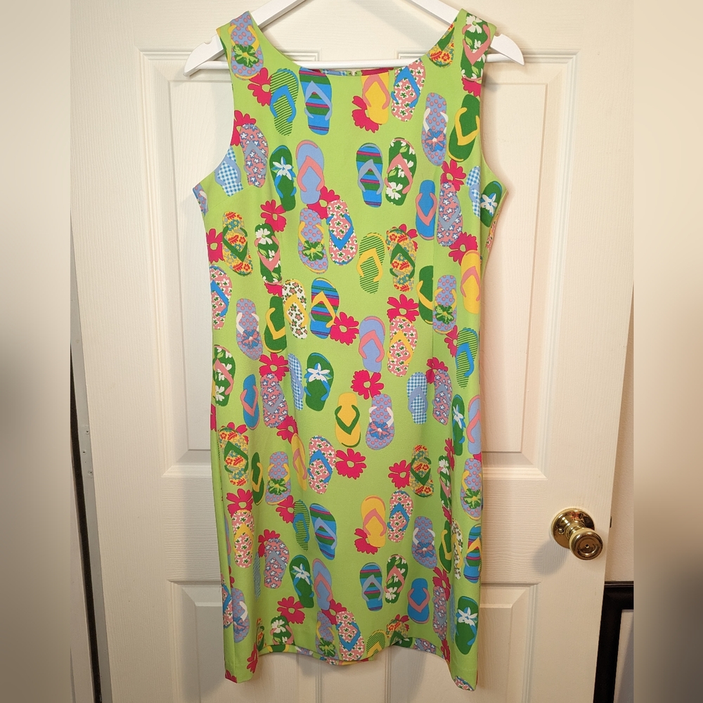 Courtenay Stretch sleeveless green flip flop sandal print sheath dress size 8